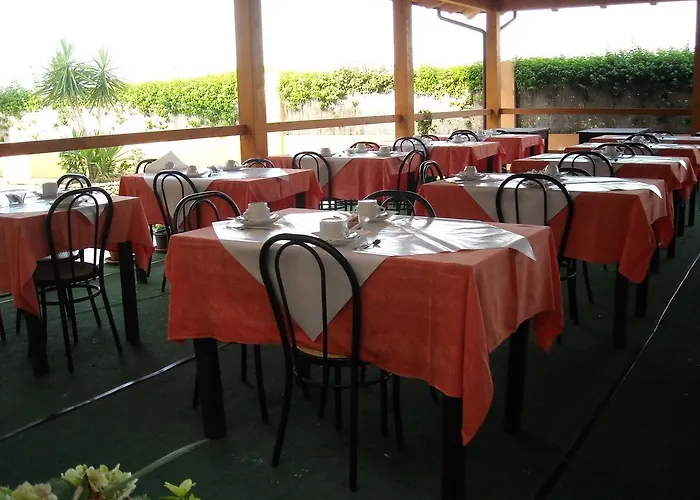 La Favorita לינה וארוחת בוקר 3*