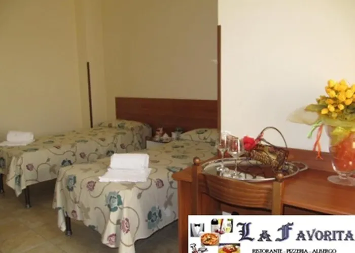 La Favorita לינה וארוחת בוקר 3*