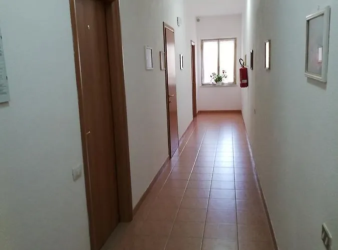 לינה וארוחת בוקר La Favorita